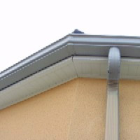 Gouttière en aluminium pour la récupération des eaux de pluie - dessous de toit