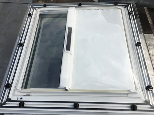 Fenêtre coupole Velux pour toit plat